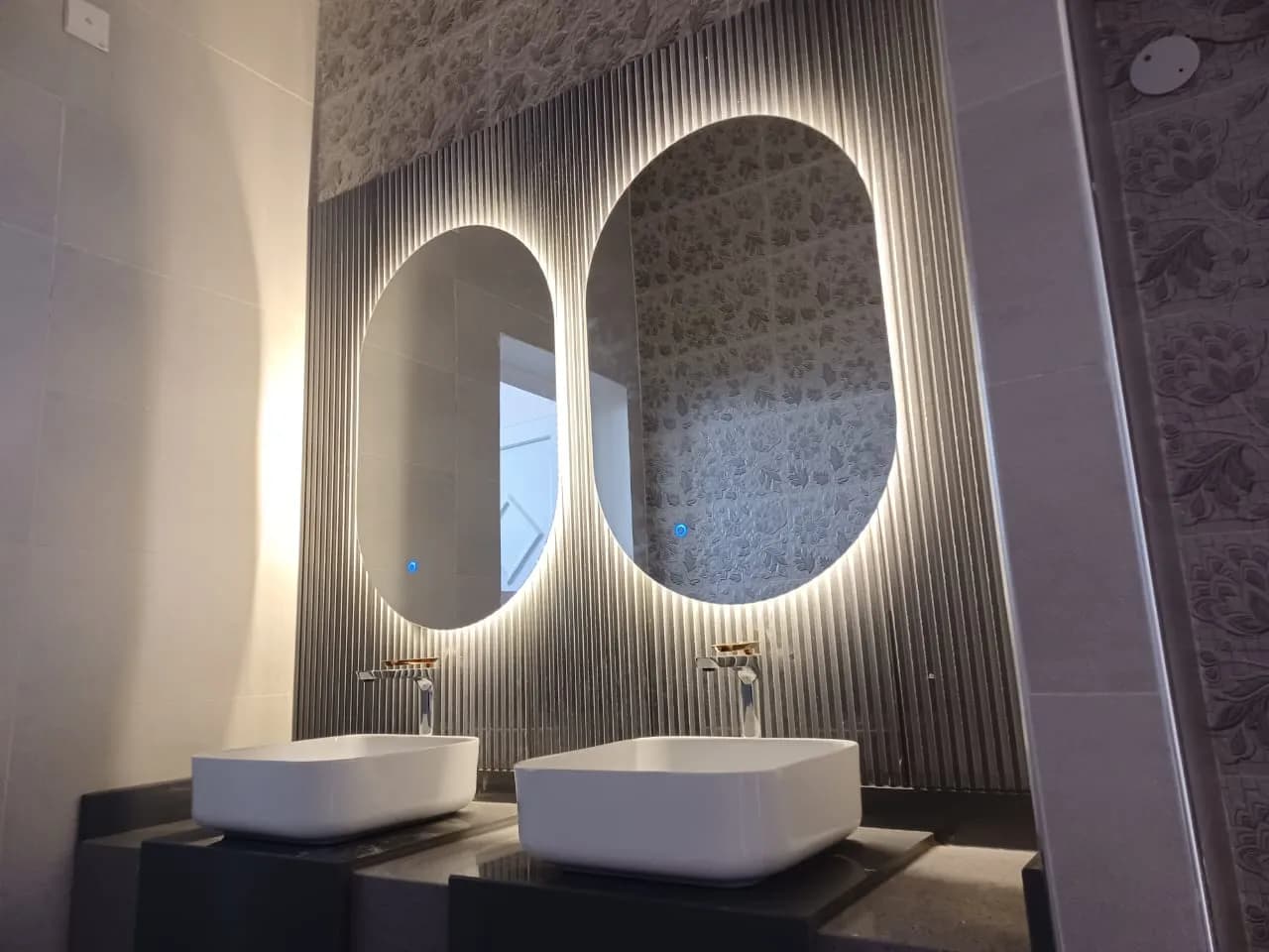 Bathroom Vanity Unit image